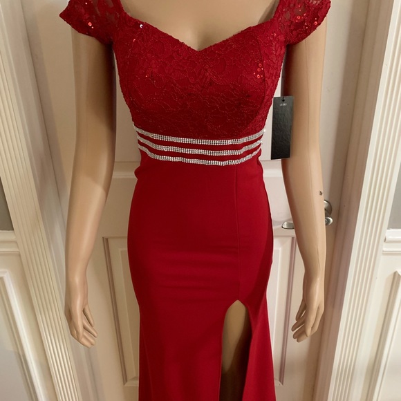 Women’s junior red lace top fit & flare dress - Picture 5 of 11